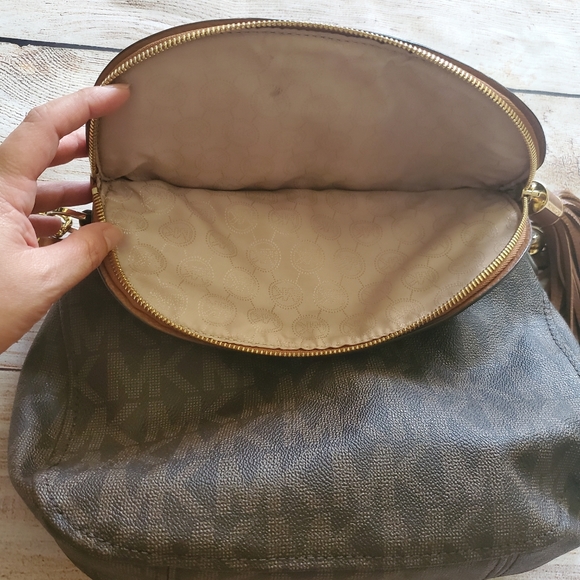 Michael Kors Jet Set Medium Tassel - Picture 11 of 15